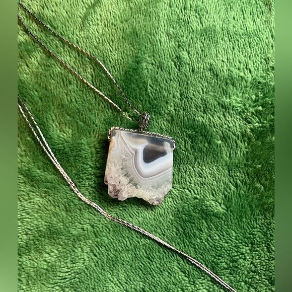 Agate Quartz Necklace - Picture 3 of 5